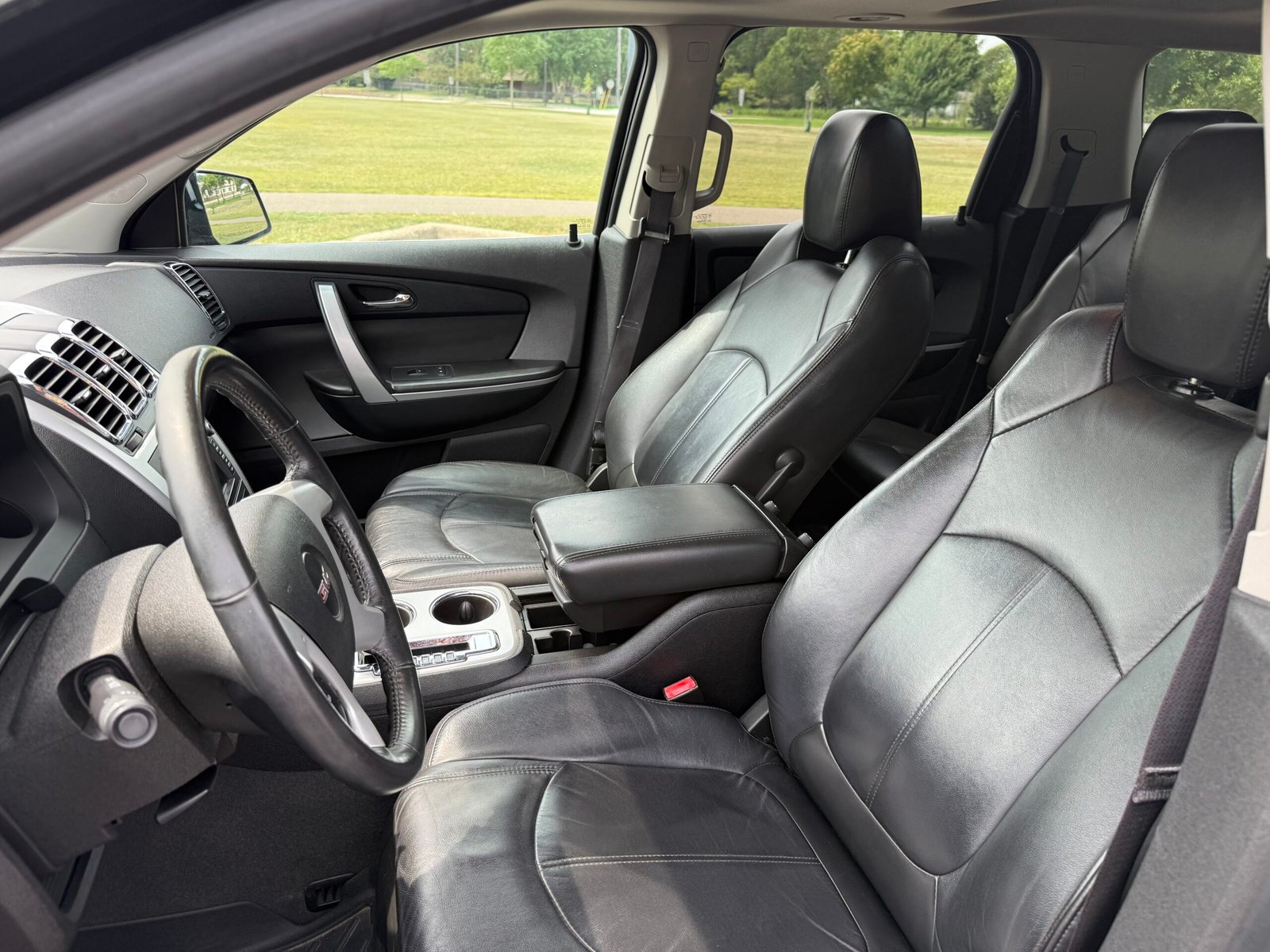 
								2012 GMC Acadia SLT full									