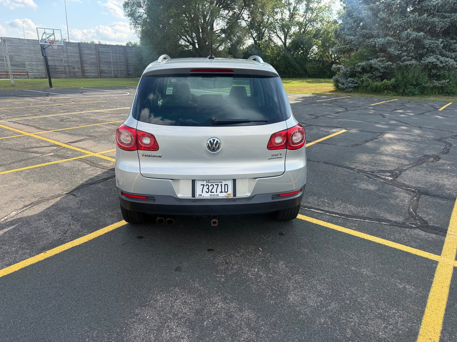 
								2011 Volkswagen Tiguan full									