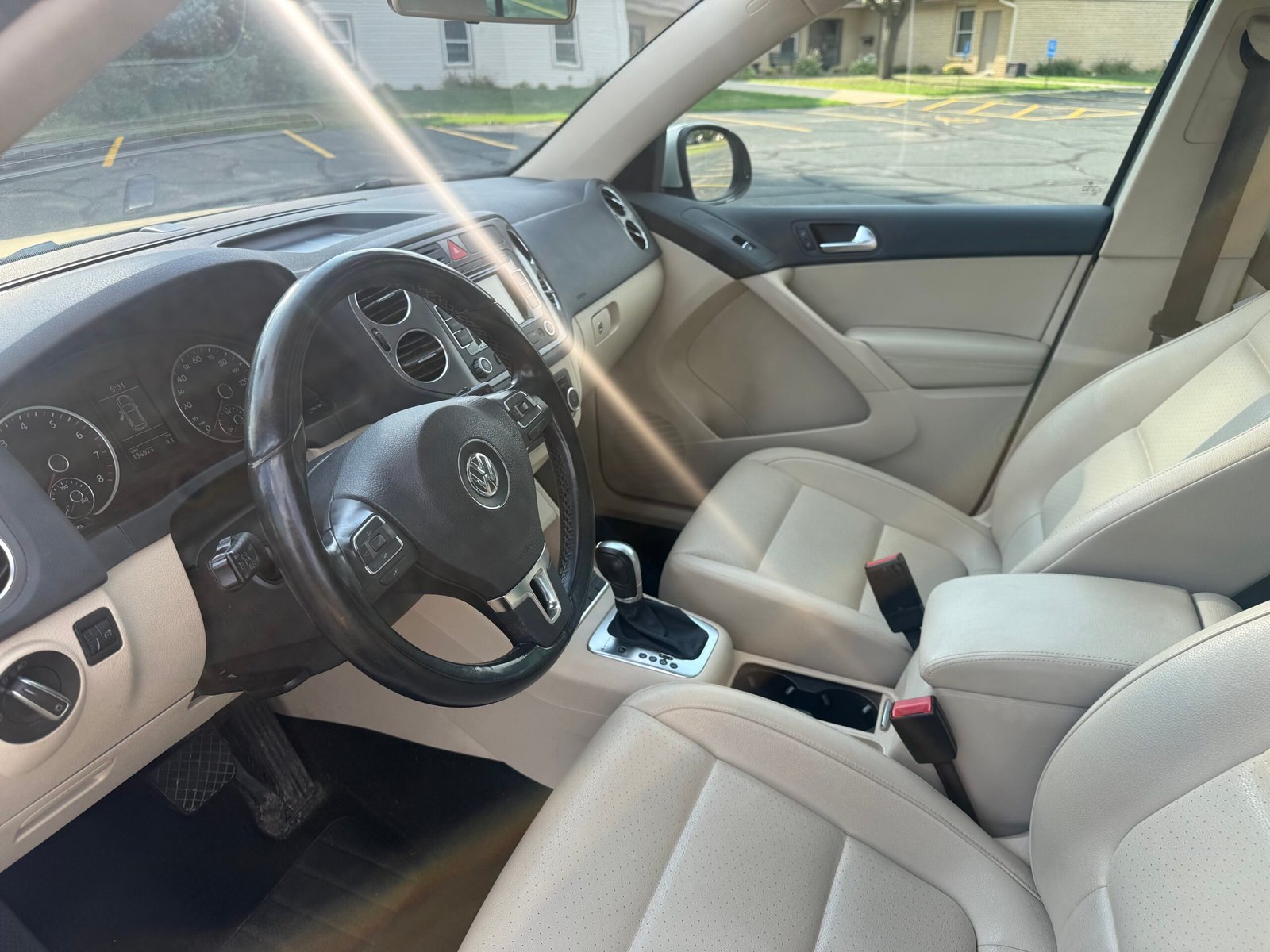 
								2011 Volkswagen Tiguan full									